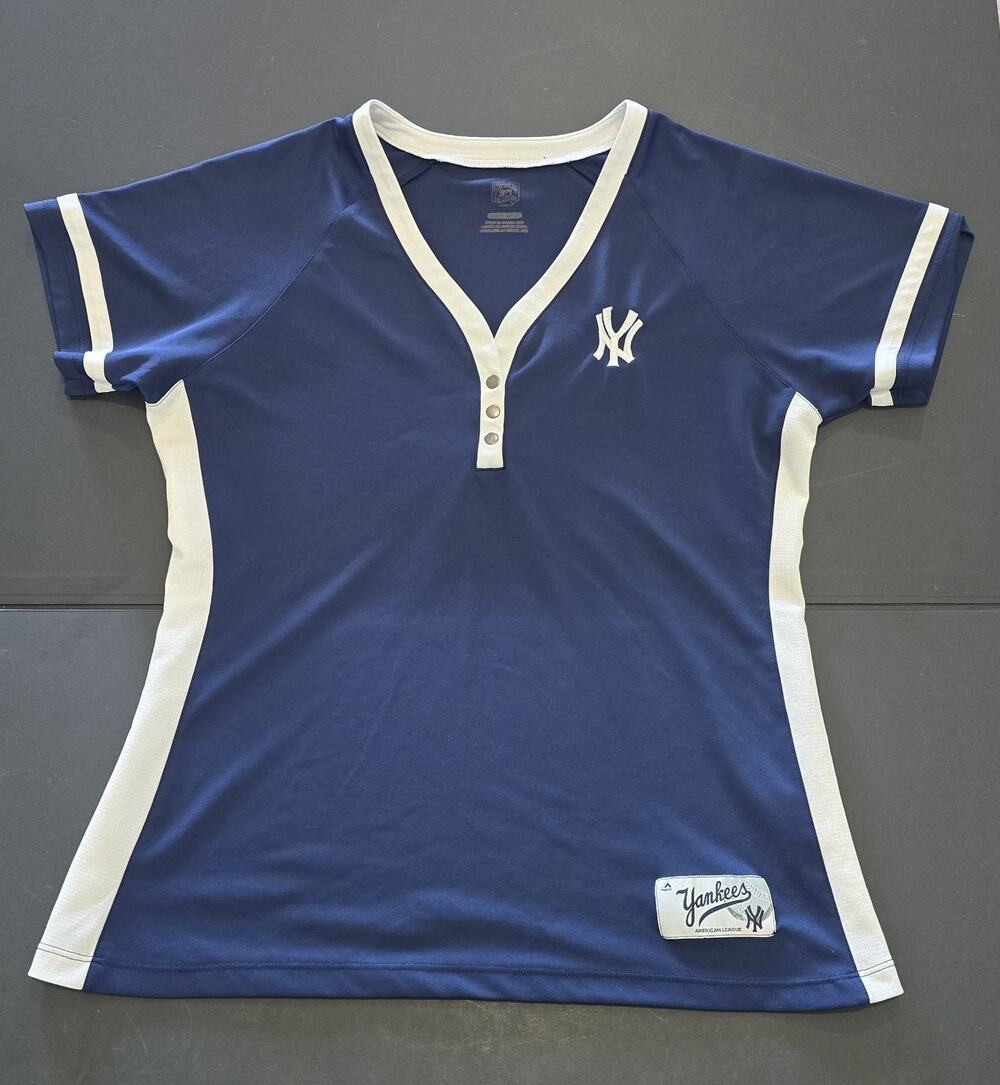 Cooperstown New York Yankees Women's V- Neck, SS 3 Snap Dri-Fit L